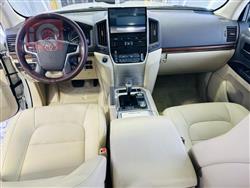 تۆیۆتا لاند کروزەر